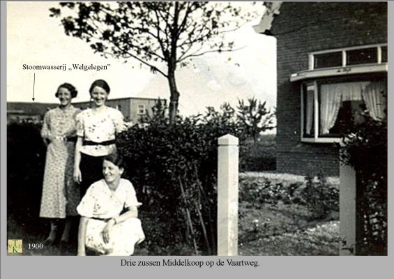 1900 Drie zussen Middelkoop.
   
