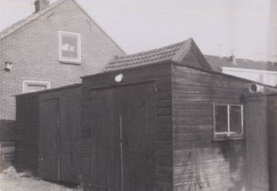 Werkplaats-en-garage-Ketelaar
Werkplaats + garage achter Ketelaar in 1965, Overmeerseweg 34.

