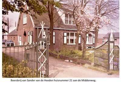 5089 S.v. Heeden Middenweg.
