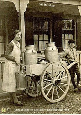 0352 Melk venten.
