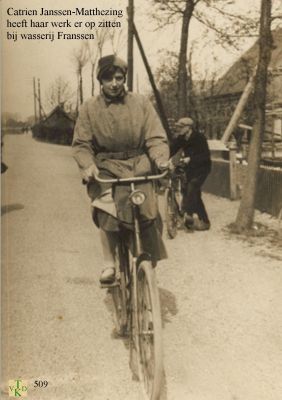 0509  Op de fiets uit het werk.
