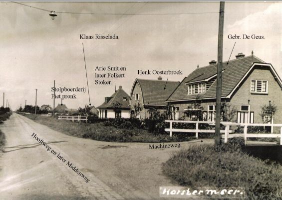 0569  
Houten brug gaat naar de Machineweg is in 1931 vervangen voor een betonnen brug,
