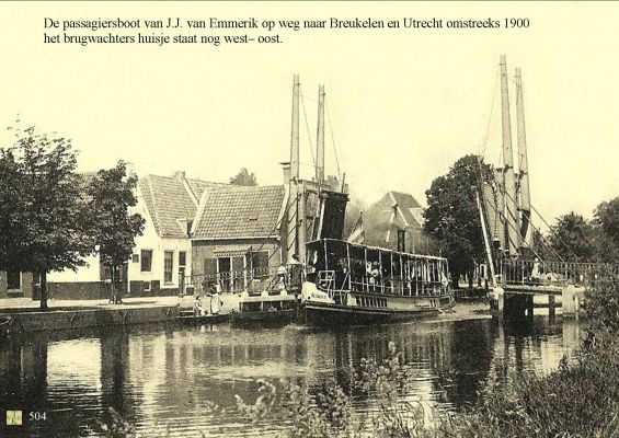 0504 Open brug voor de boot.
