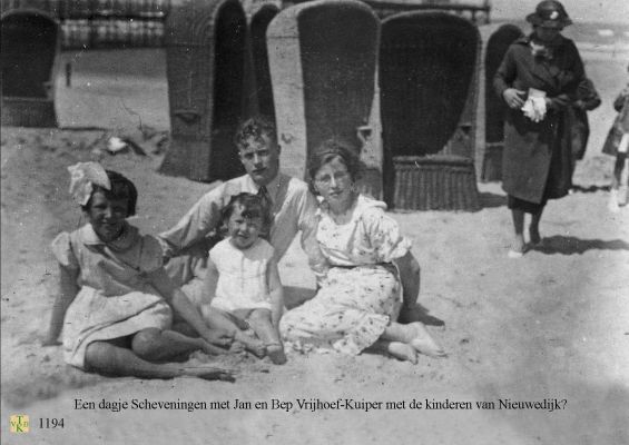 1194  In Scheveningen. 
