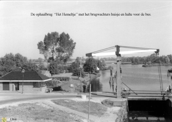 1364 Brugwachtershuis.
En tevens wachten voor de bus.

