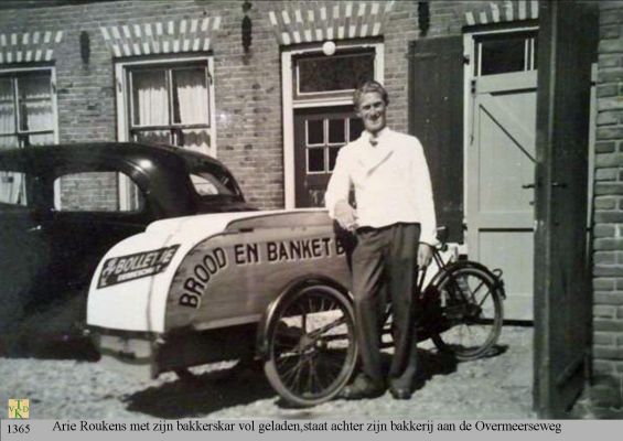 1365 Aan de achter van de bakkerij. 
