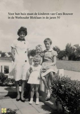 1857 Kinderen in de voortuin
