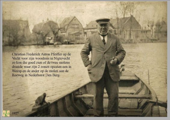1927 Op de Vecht.
 
