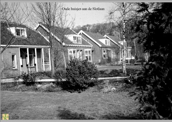 2258 Oude huisjes.
aan de Slotlaan 
