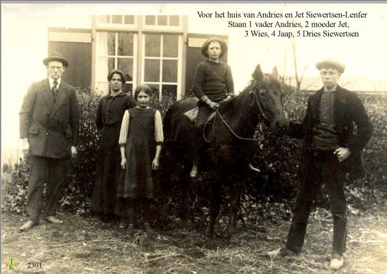 2301 Bij Groenteteler Siewertsen.
 
