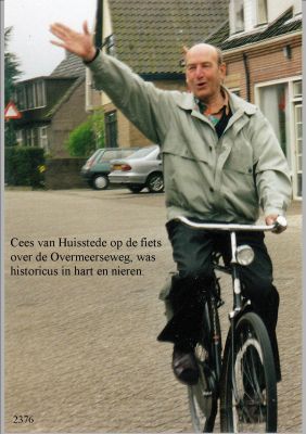 2376
 Op de fiets.
