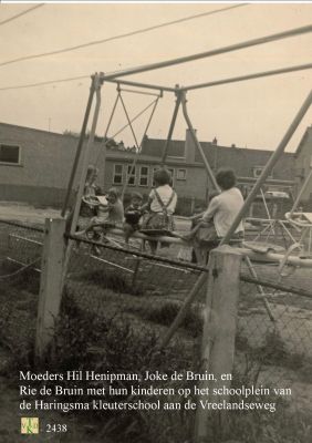 2438 
 Schoolplein Kleuterschool + Speeltuin
