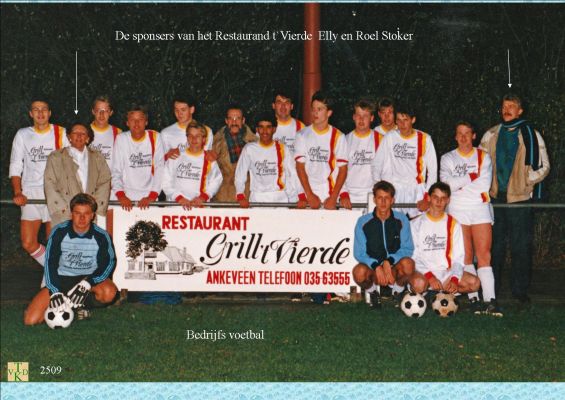 2509
 Sponsors Café 't vierde met bedrijfs-- voetbalteam
