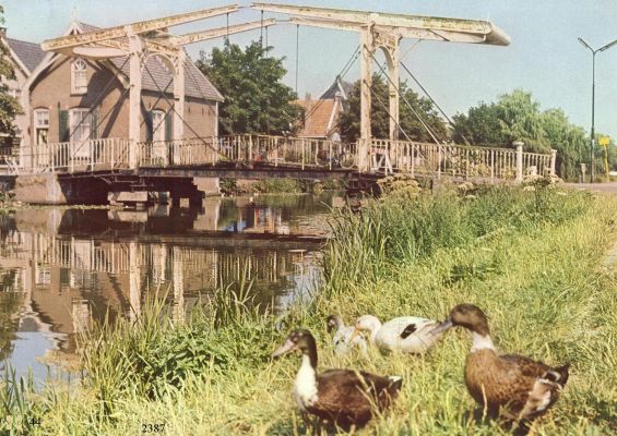 2387
 Brug over de Reevaart
