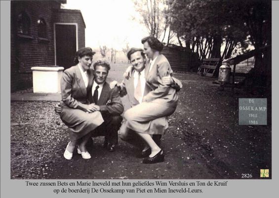2826
2826 Boerderij De Ossekamp met Bets en Marie, Piet en Mien Ineveld-Leurs.
