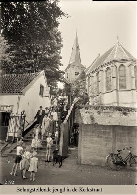 2192 
 Op_de_kerktrap.
