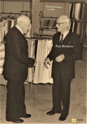 3291
In de winkel van Brinkers.
