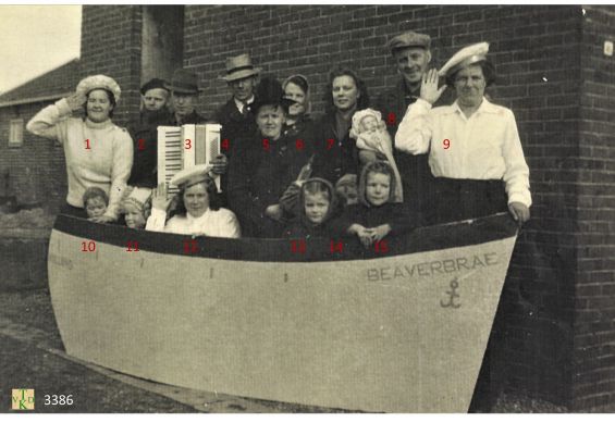 3386
In_de_nepboot_naar_Canada.
