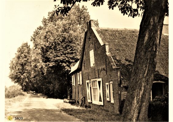 3409
Boerderij Ploegstra.
