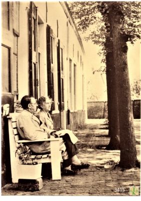 3415__Samen_op_het_bankje.
