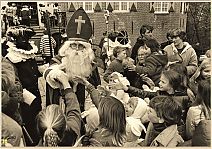 Bestandsnaam=2202_Sinterklaas_bij_het_kasteel.jpg
Bestandsgrootte=654KiB
Afmetingen = 1754x1240
Datum toegevoegd = 03-01-2020 2202_Sinterklaas_bij_het_kasteel.jpg