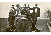 Bestandsnaam=3369_Met_de_auto_in_het_weiland.jpg
Bestandsgrootte=258KiB
Afmetingen = 1754x1240
Datum toegevoegd = 09-02-2019 3369_Met_de_auto_in_het_weiland.jpg