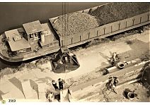 Bestandsnaam=3569_Kolen_lossen_door_machinist.jpg
Bestandsgrootte=305KiB
Afmetingen = 1754x1240
Datum toegevoegd = 28-02-2020 3569_Kolen_lossen_door_machinist.jpg