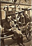 Bestandsnaam=3603_Op_de_brandweer_paardenwagen_.jpg
Bestandsgrootte=301KiB
Afmetingen = 1240x1754
Datum toegevoegd = 10-03-2020 3603_Op_de_brandweer_paardenwagen_.jpg