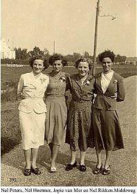Bestandsnaam=395____4_dames__middenweg.jpg
Bestandsgrootte=321KiB
Afmetingen = 1240x1754
Datum toegevoegd = 04-12-2021 395____4_dames__middenweg.jpg