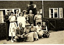 Bestandsnaam=Famillie_Streutker.jpg
Bestandsgrootte=396KiB
Afmetingen = 1754x1240
Datum toegevoegd = 29-01-2020 Famillie_Streutker.jpg