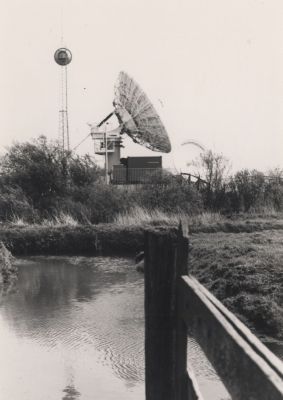 Nera
Schotel bij de NERA
Radioweg.
