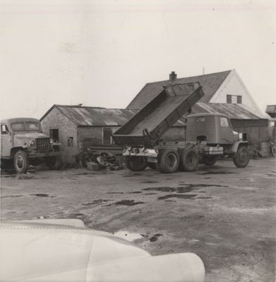 Cito-Transportbedrijf-Siewertsen
Cito Transportbedrijf Siewertsen.
Huis is gesloopt en vervangen door een nieuw huis.
