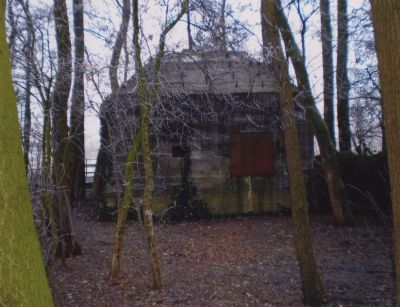Bunker-Nieuwe-Hollandse-Waterlinie
De bunker tegenover Ankeveensepad 2.
