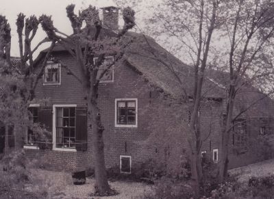 Boerderij-E-Schuurman-aan-de-Hinderdam
Boerderij van de Fam.E.Schuurman aan de Hinderdam.
Meer over deze boerderij staat in het nummer van de Werinon nr. 51.
Trefwoorden: Hinderdam