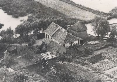 Luchtfoto-Boerderij-van-W-van-der-Vliet
Verdwenen i.v.m. de zandwinning.
Achter de Rode Buurt.
