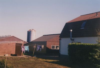 Woonhuis-familie-Vroegindewey
Woonhuis met schuren van de fam Vroegindewey De familie is verhuisd naar Voorthuizen
Trefwoorden: Hostermeer
