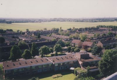 Boerderij-Verwey-van-boven
Gezicht vanuit de N-H Kerktoren op de boerderij van D Verwey.
Trefwoorden: J B Plein Boerderij