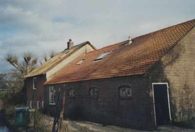 Vechtzicht-boerderij-aan-Hinderdam-5
De boerderij Vechtzicht, gebouwd in 1731 en vernieuwd in 2003. Hinderdam 5A, westgevel en stal.
De boerderij van de Fam. E. Schuurman is een rijksmonument (zie Werinon 51).
Trefwoorden: Hinderdam,Vechtzicht