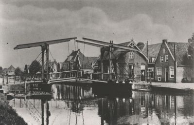 Brug over de Reevaart
Brug over de Reevaart. Deze foto is afgedrukt in spiegelbeeld
Trefwoorden: NdB