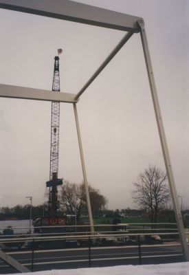 Rastauratie
Restauratie Brug en sluis.
 De boerderij op de achtergrond is van de fam Karel Pouw.
 Deze is inmiddels afgebroken.
 Op deze plaats staan 2 nieuwe woningen
