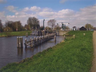 Sluis-in-de-Vecht
Verbinding tussen de Vecht en het Hilversums Kanaal.
Gezien vanaf het kanaal.
