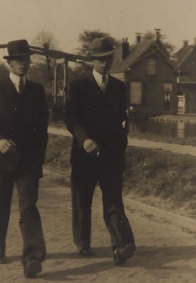 2-heren-aan-de-wandel
De heren Gerard en Henk Middelkoop
Trefwoorden: Bewoner Inwoner