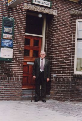 G-Snel-P-zn
Verzekeringsman G- Snel- Woonde op Dammerweg 79- Bekende uitspraak Men zegt zeer wel sluit u verzekering bij Snel
Trefwoorden: Bewoner Inwoner