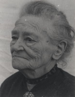 Neeltje-Portengen
Neeltje Portengen echtgenote van Jan Hoetmer
Trefwoorden: Familiefoto