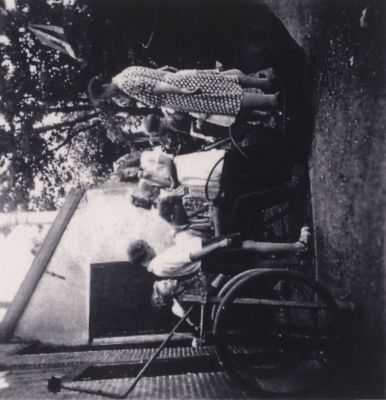 Familie-Hagen
Cornelia Hagen Johannes Hagen kinderen Cornelia Hagen Moeder van Jan en Cor   Catharina v-d-Vuurst geboren 4-12-1882    Foto genomen aan de Vechtzijde
Trefwoorden: Familiefoto
