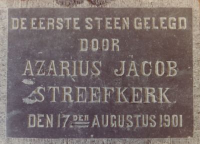 Eerste-steen
Eerste steen Gemeentehuis
Entree hal links.
