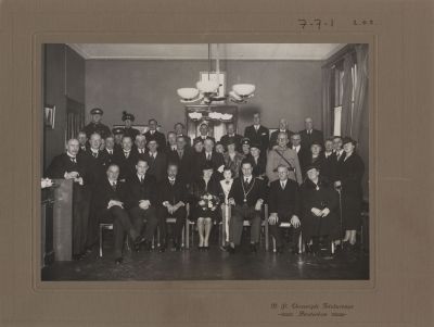 Beediging burgemeester v Harinxma Thoe Slooten
bla

