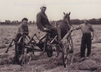 Groep-boerderijwerkers-in-de-Kuijerpolder
Trefwoorden: Kuijerpolder, Boerderijwerk