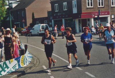 Ronde-van-Overmeer
Ronde van Overmeer, lopers onderweg.
Trefwoorden: Ronde van Overmeer