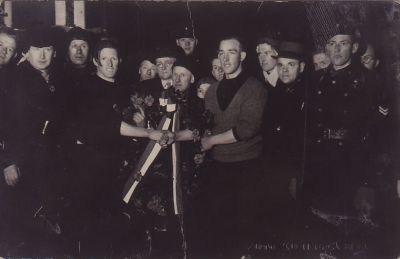 Kampioenschap-van-Nederland
Kampioenschap van Nederland Zie om het vriespunt Vierde van links Theo Janmaat 2e plaats achter Kees van Eikeren  1946
Trefwoorden: IJspret